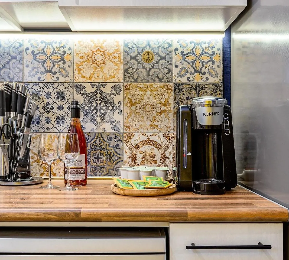 Art Inspired Modern Flat Near Vake Park With Wifi Daire Tiflis